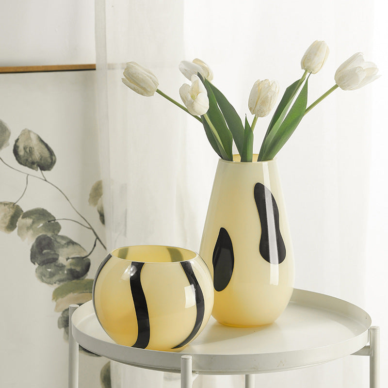 Dekorative Blumenarrangement-Vase