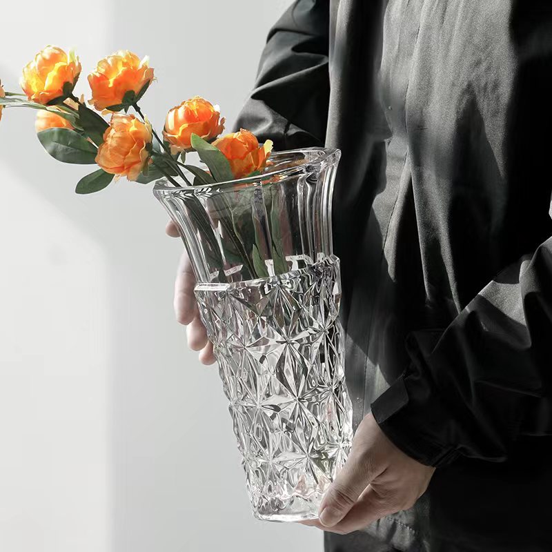 Geometrischer Glasblumenhalter