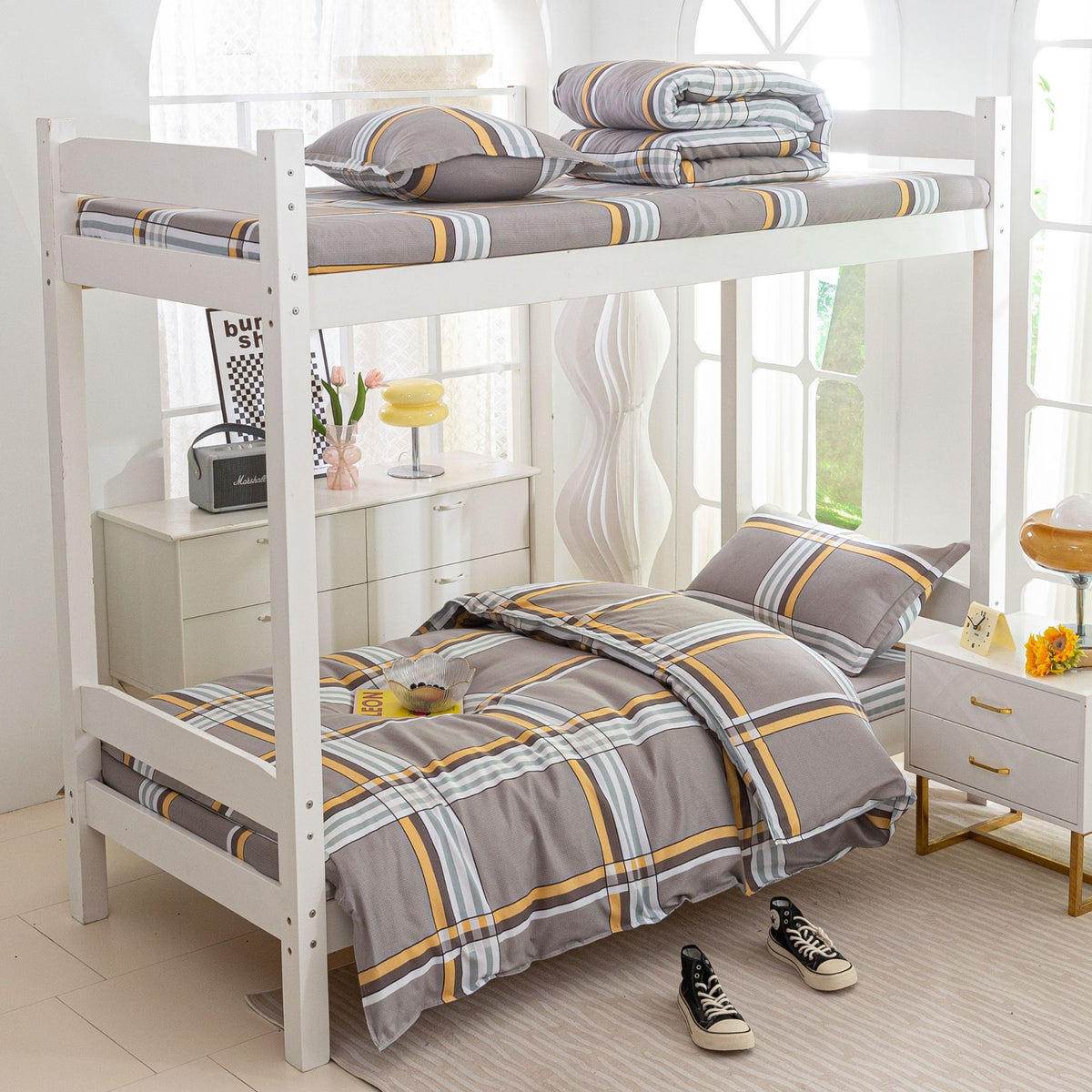 Lightweight Comforter Set