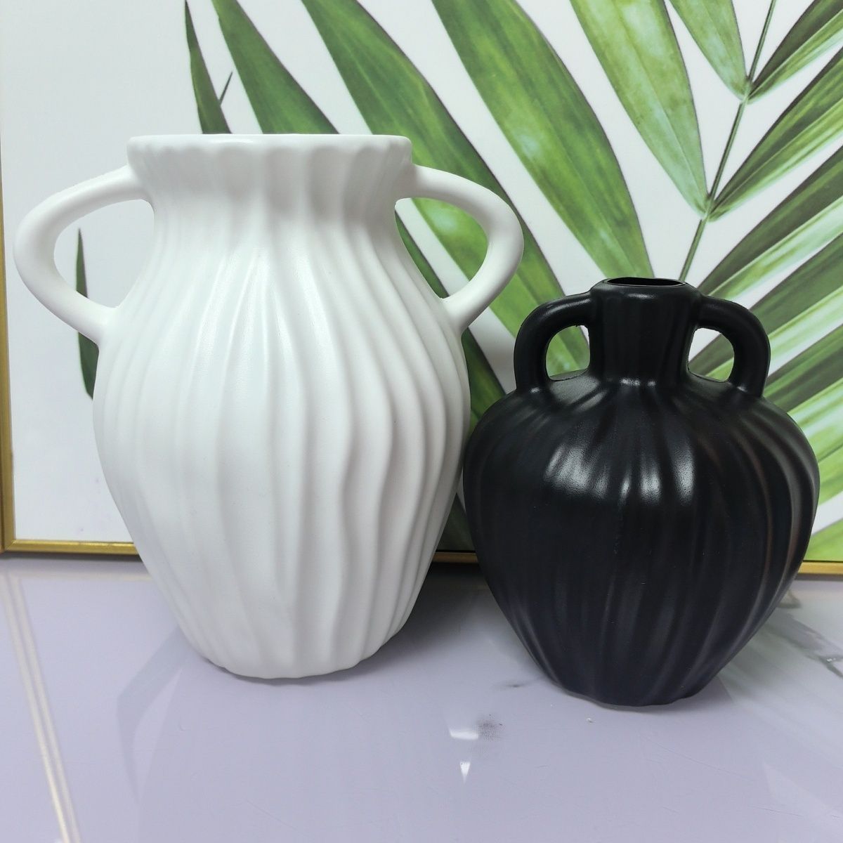 Elegant Ribbed Decorative Vase