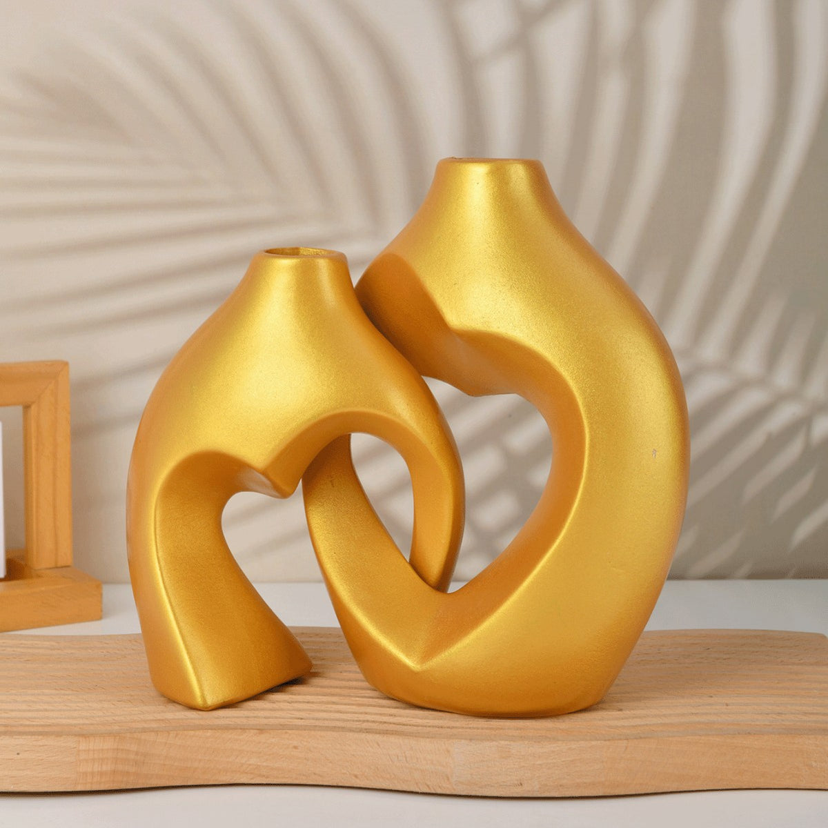 Heart-Shaped Decorative Ceramic Vases Homeandso