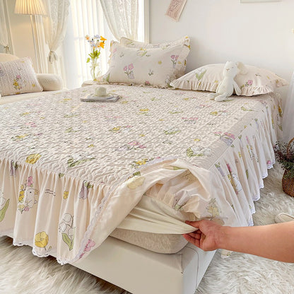 Quilted Floral Bedspread Set