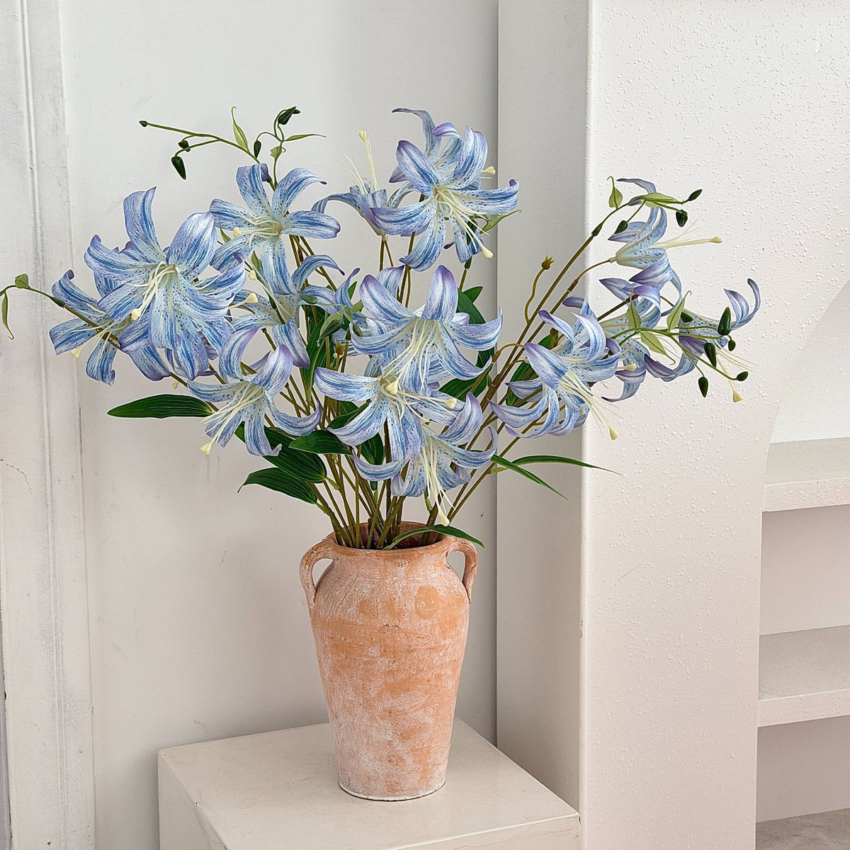 Elegant Lily Floral Arrangement