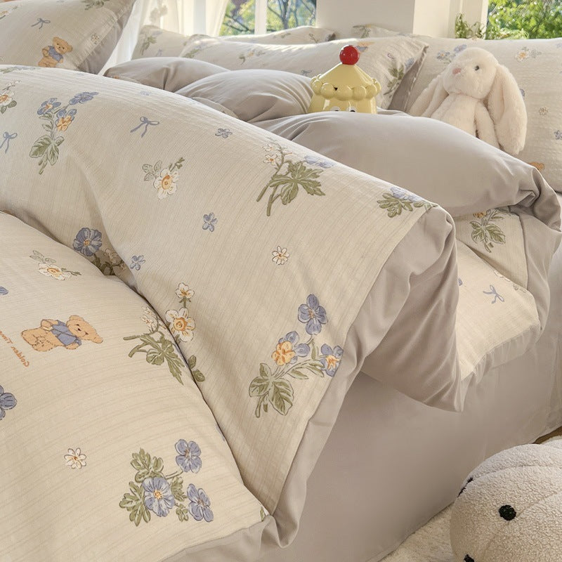 Playful Bear-Themed Bedding Set Homeandso