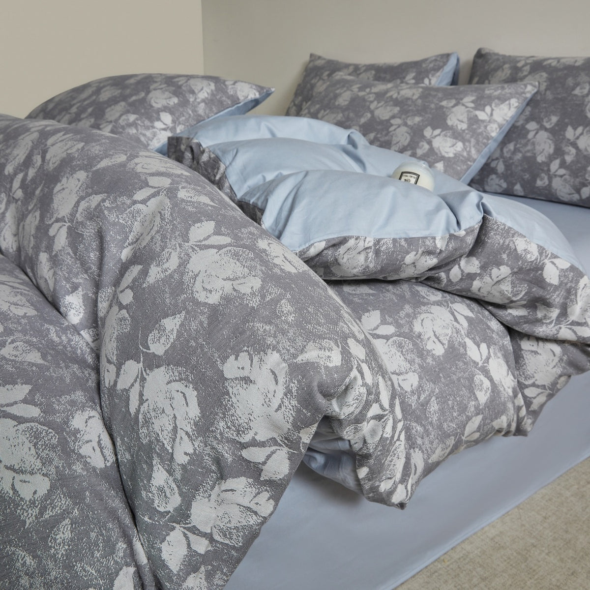 Embroidered Leaf Print Duvet Cover Set