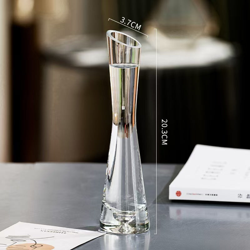 Elegante hohe Glasblumenvase