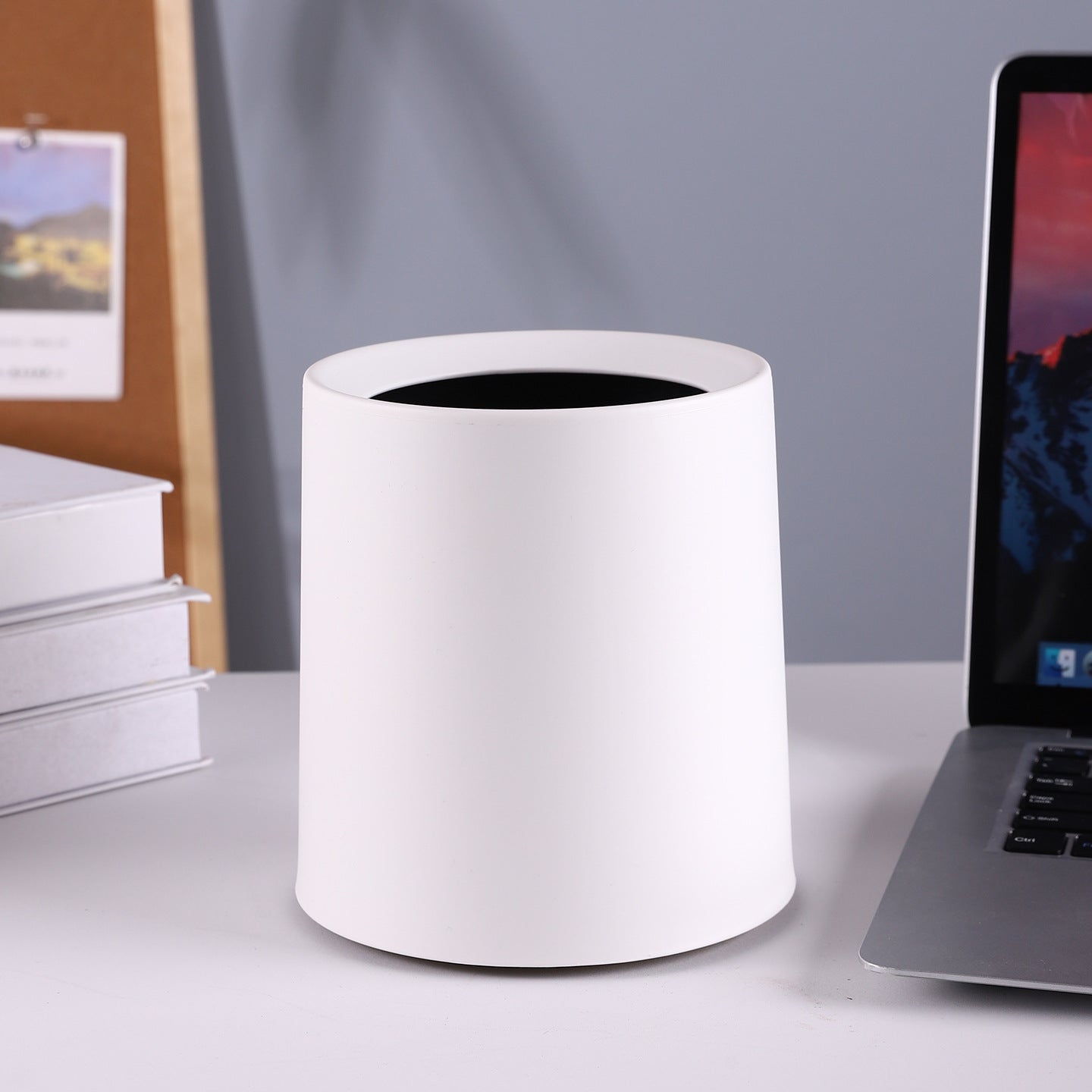 Minimalist Round Trash Bin Homeandso