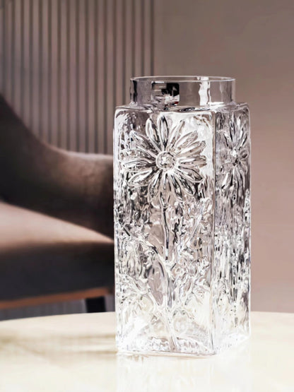 Elegante strukturierte Glastasse