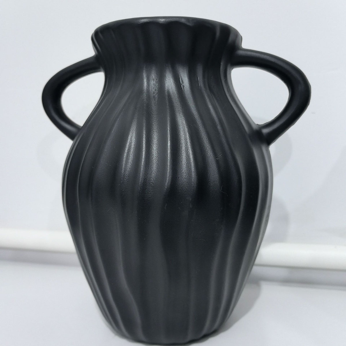 Elegant Ribbed Decorative Vase