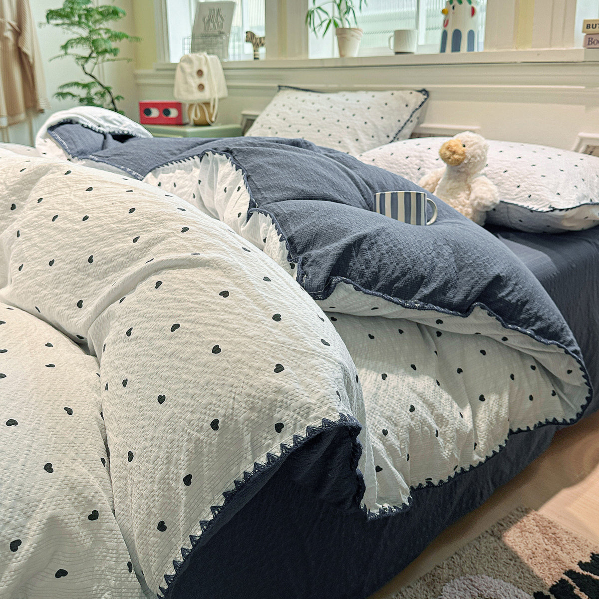 Premium Soft Heart Patterned Comforter Set