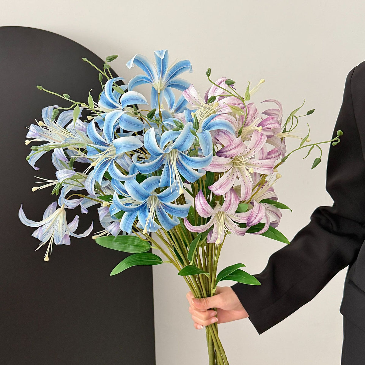 Elegant Lily Floral Arrangement