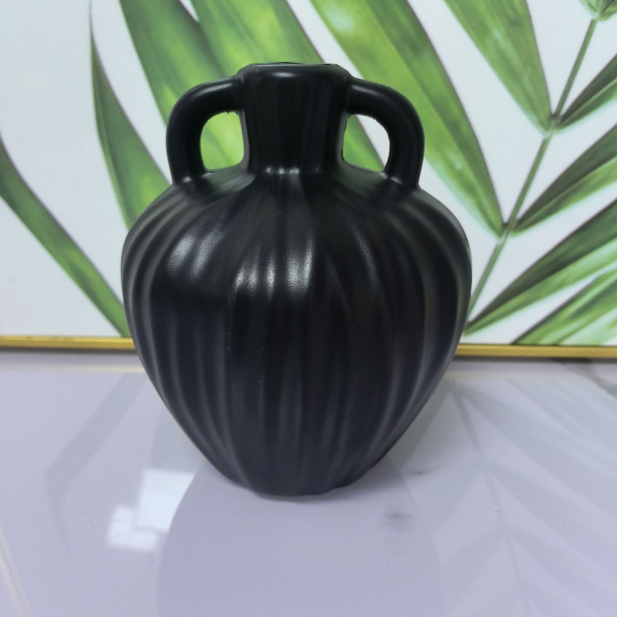 Elegant Ribbed Decorative Vase