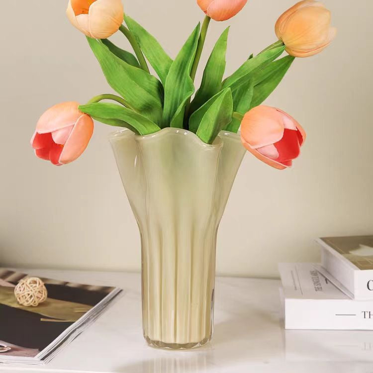 Elegante strukturierte Blumenvase