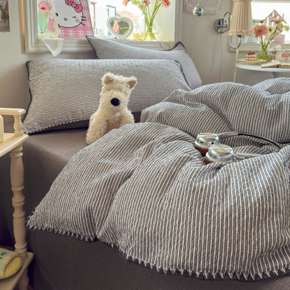 Striped Patchwork Quilt Set