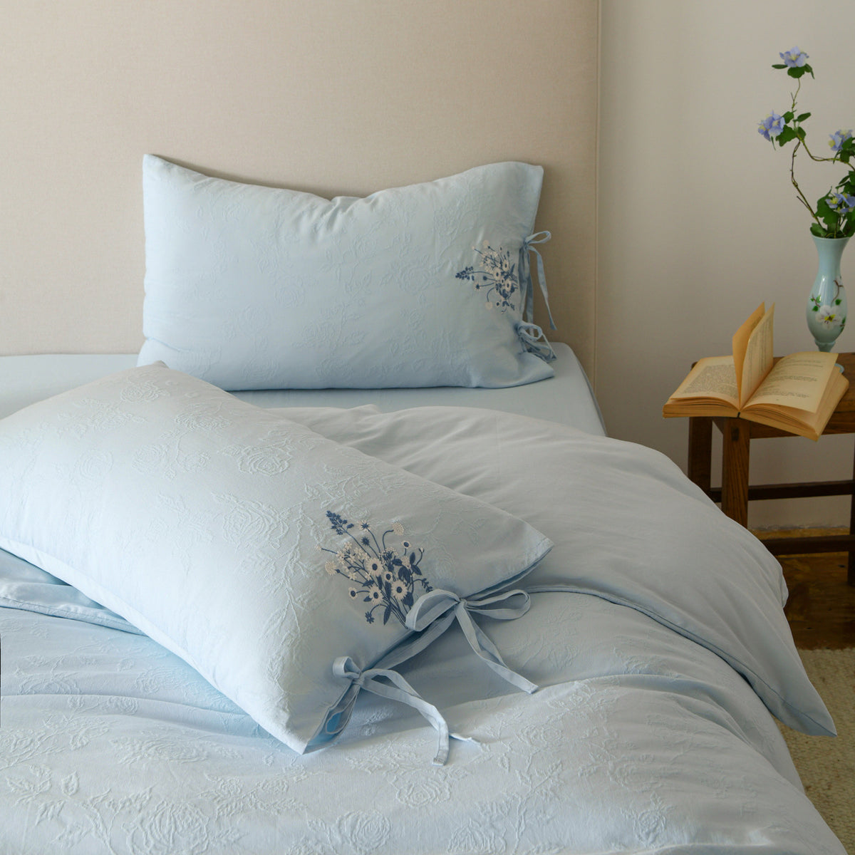 Decorative Decorative Bedding Set Homeandso