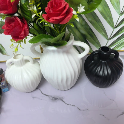 Elegant Ribbed Decorative Vase
