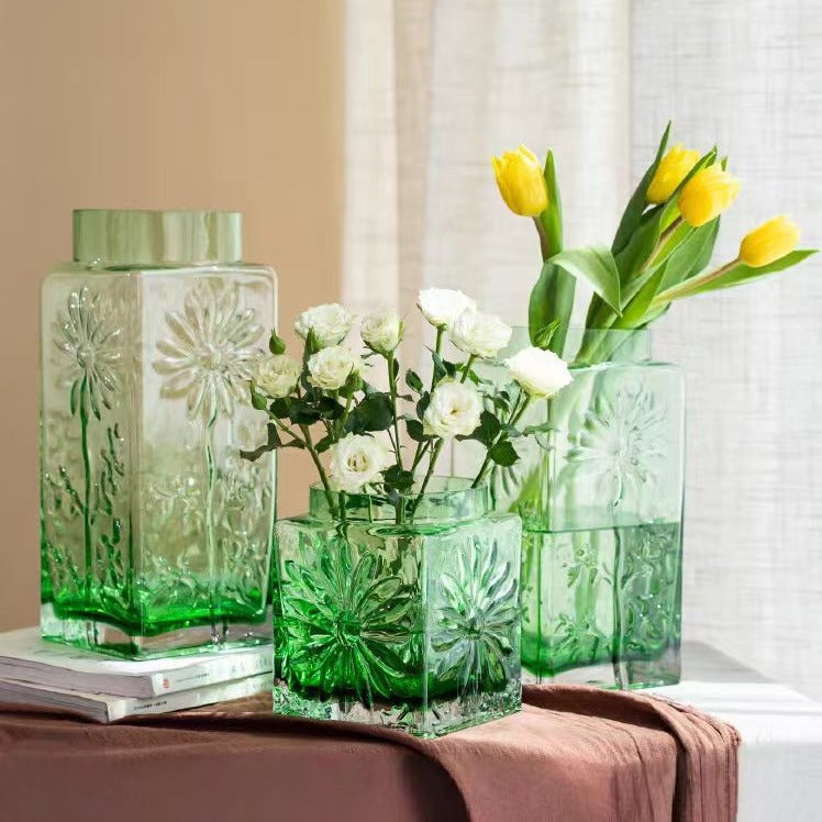 Elegante strukturierte Glastasse