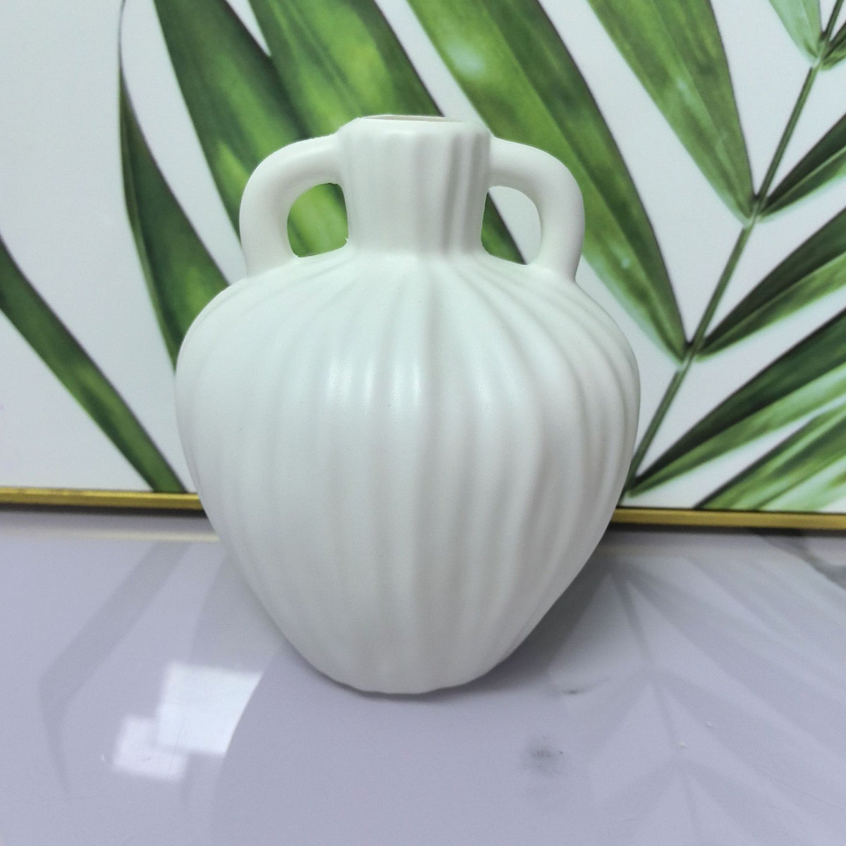Elegant Ribbed Decorative Vase