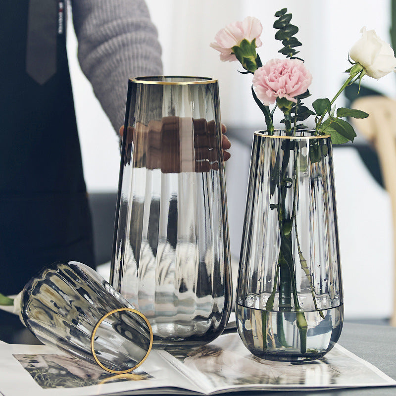 Dekoratives Glasstück zur Regaldekoration