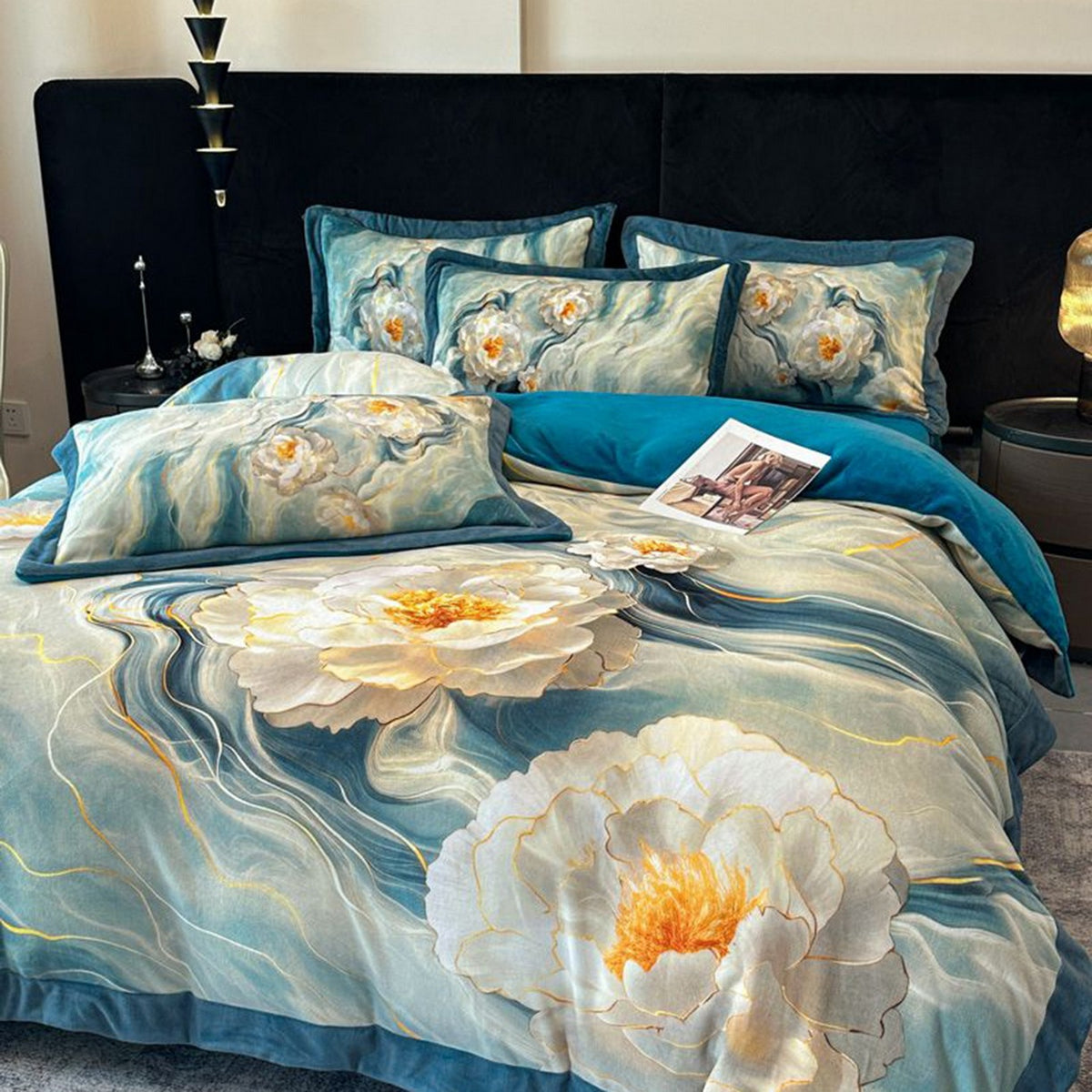 Floral Patterned Comforter Set
