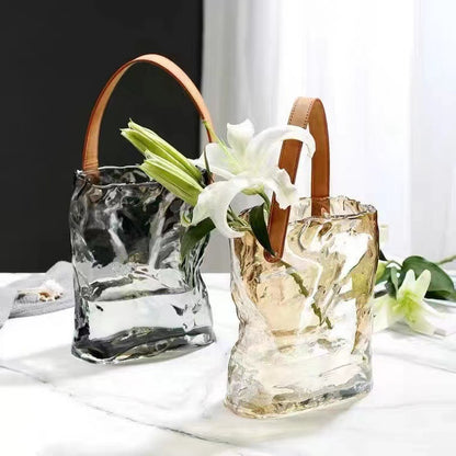 Dekorative Glas-Tragkorb