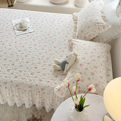 Quilted Floral Bedspread Set
