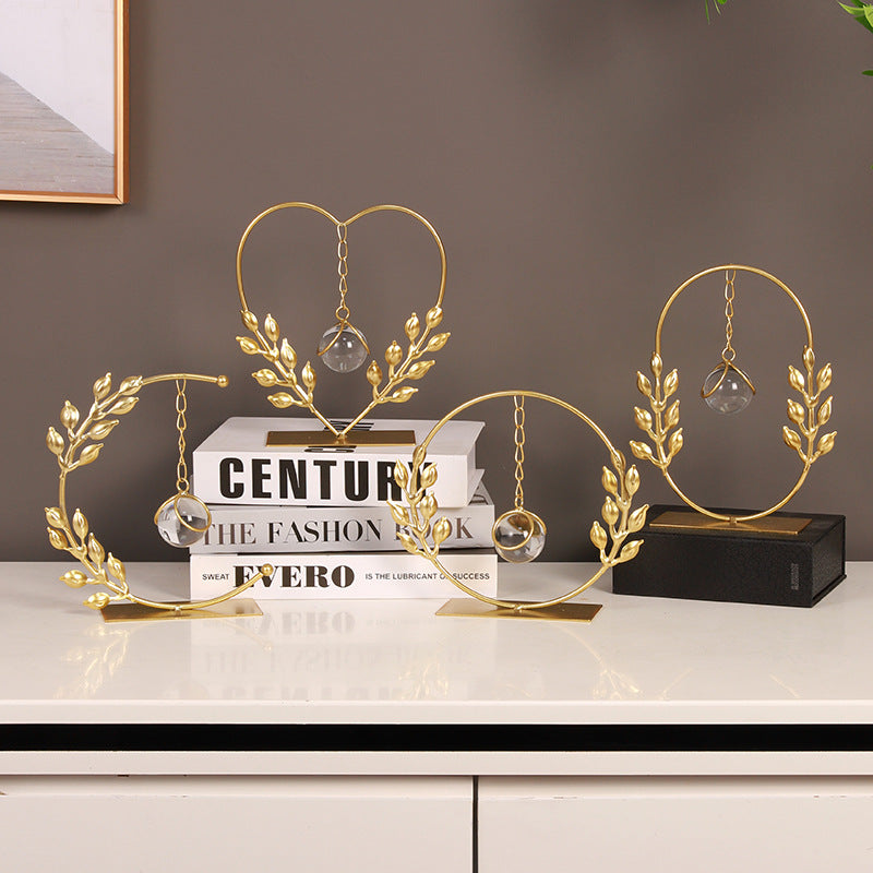 Heart-Shaped Decorative Resin Crystal Stand Homeandso