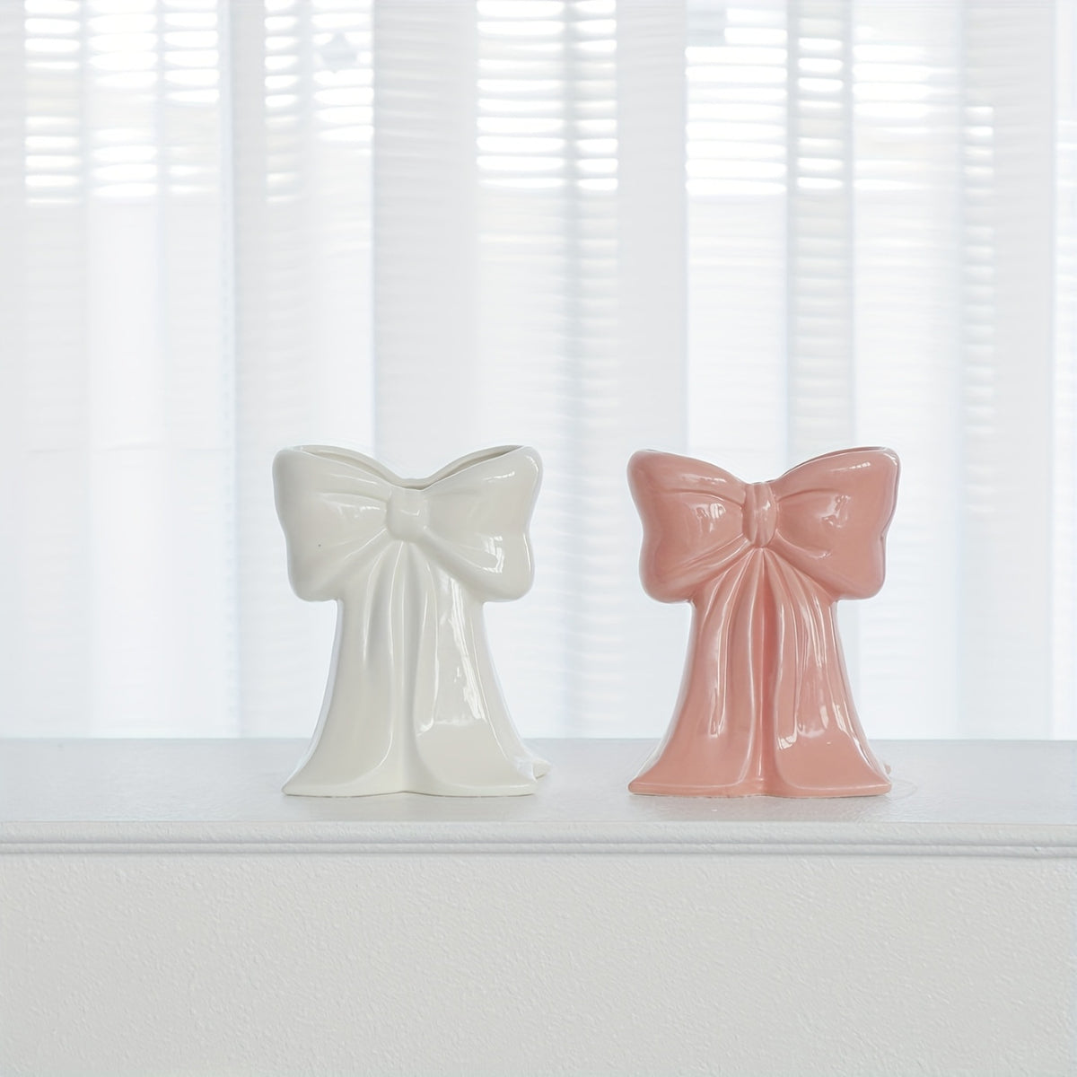 Decorative Bow-Shaped Phone Holder Homeandso