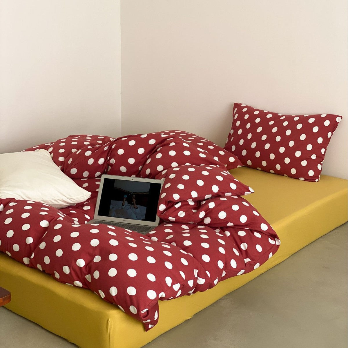 Decorative Cozy Polka Dot Duvet Cover Set Homeandso