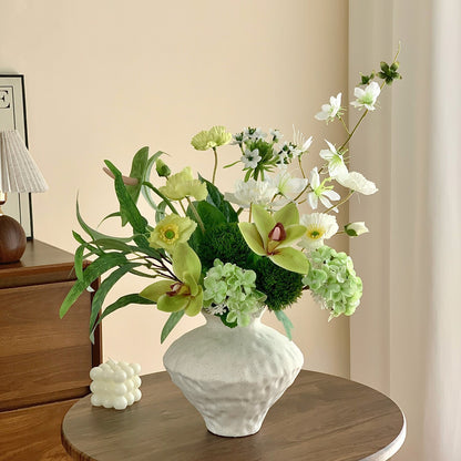Elegant Floral Centerpiece Arrangement