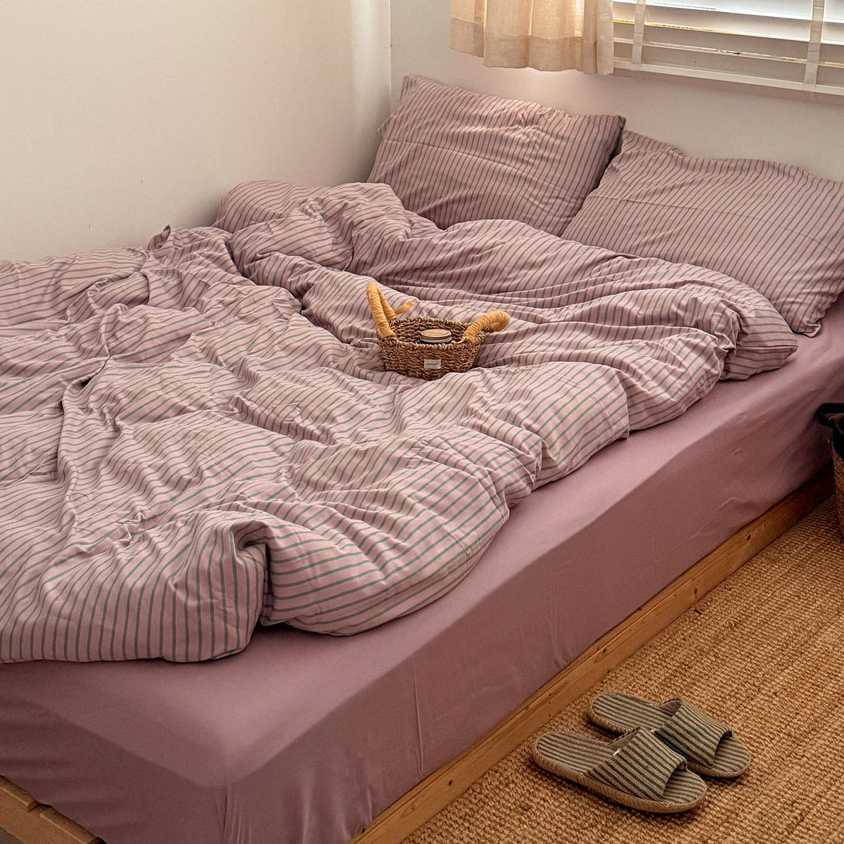 Decorative Striped Bed Linen Set Homeandso