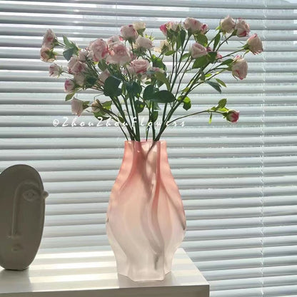 Elegante Fließende Design-Vase