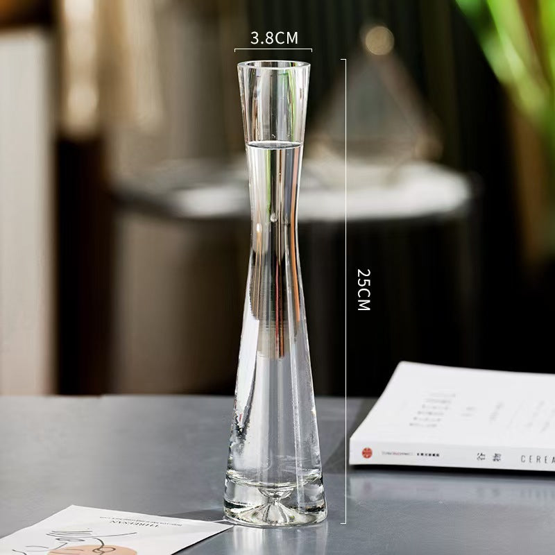 Elegante hohe Glasblumenvase
