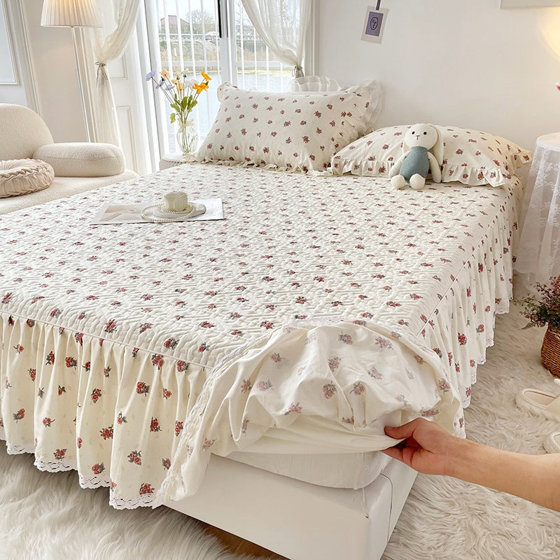Quilted Floral Bedspread Set