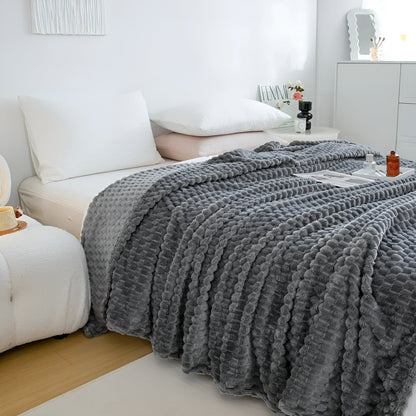 Microfiber blanket – super soft and warm for sofa and bed