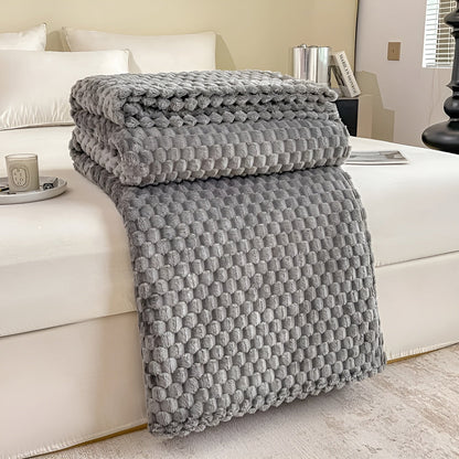 Microfiber blanket – super soft and warm for sofa and bed
